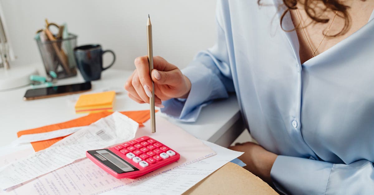 Cover Image for How Raising Your Deductible From $1,000 to $2,500 Affects Your Premium