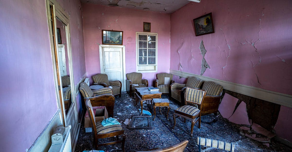 Cover Image for Flood Insurance Coverage Limits: Maximum Amounts for Buildings and Contents